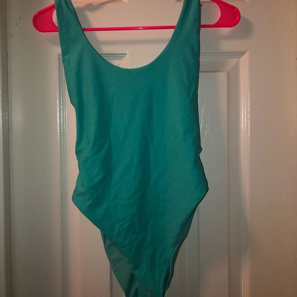 One piece swimsuit - Picture 2 of 4